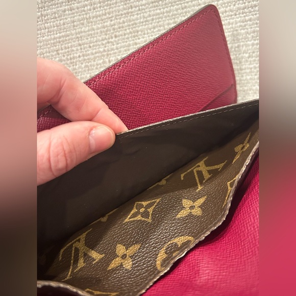 Authentic Louis Vuitton Sarah Wallet - Monogram & Fuchsia - Picture 12 of 16